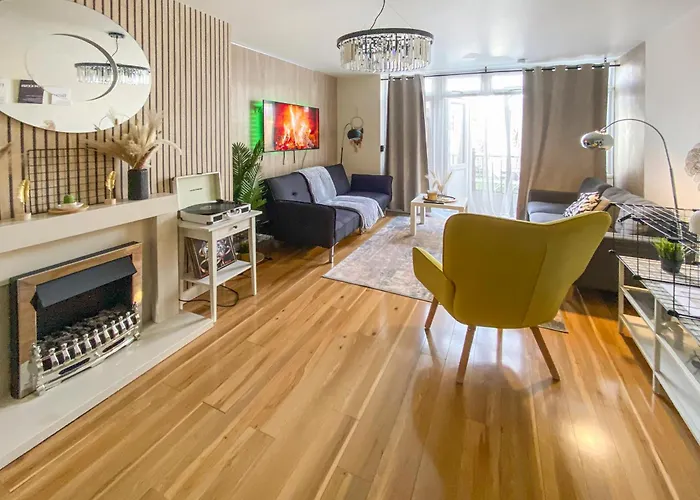 3Bed 2Bath With Garden Sauna & Hot Tub