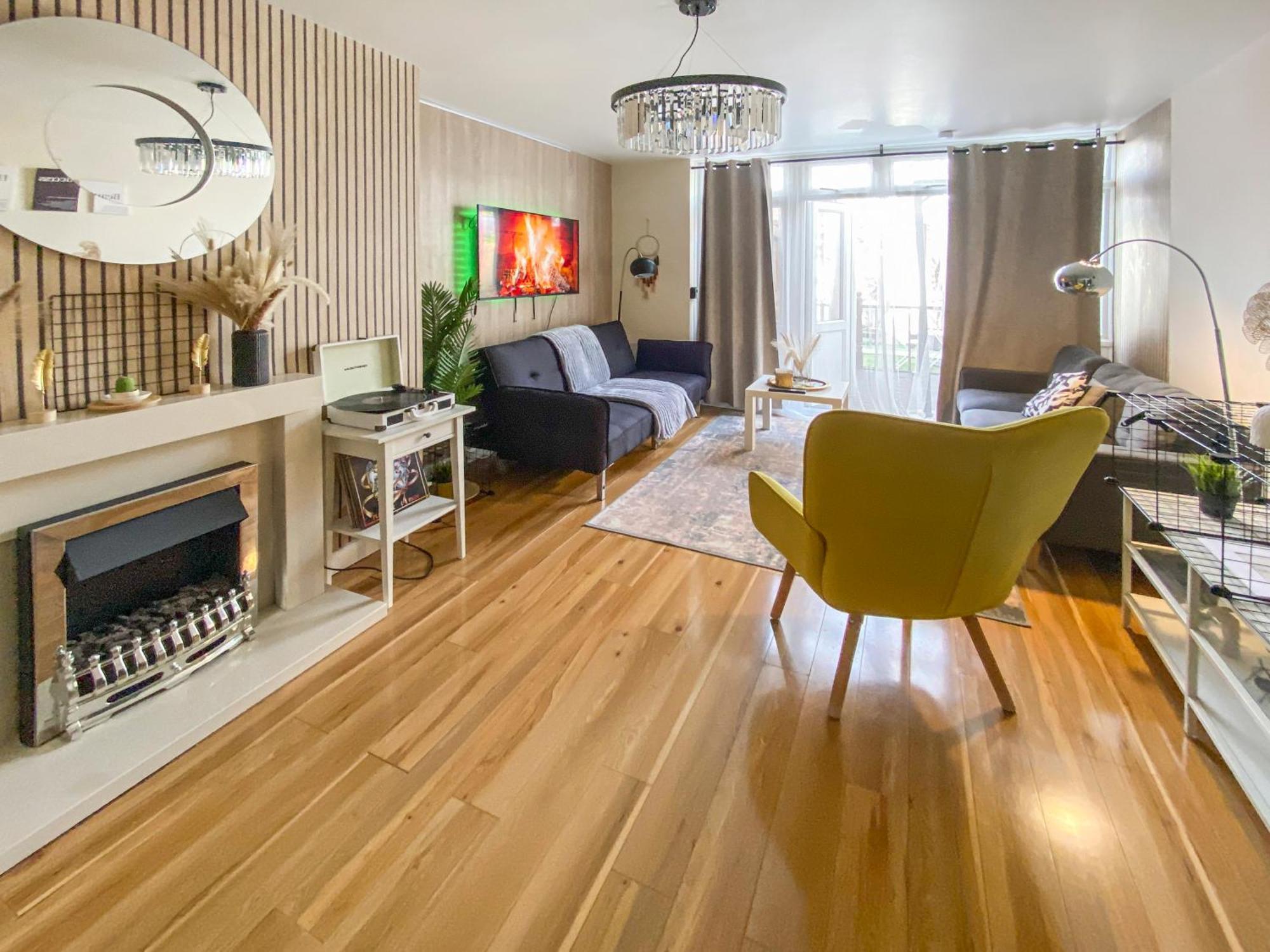 3bed 2bath With Garden Sauna & Hot Tub Ferienhaus *
